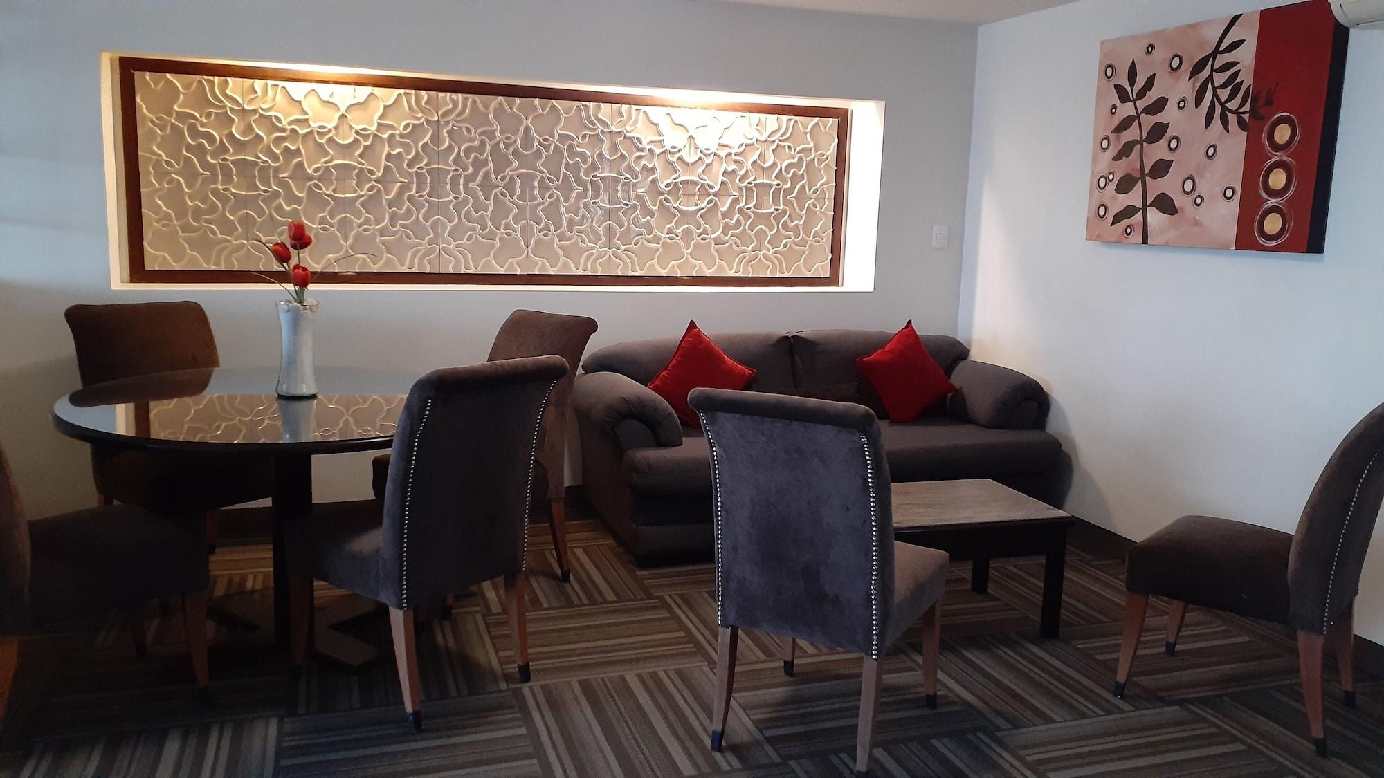 Ramada Plaza By Wyndham Leon Hotel Luaran gambar
